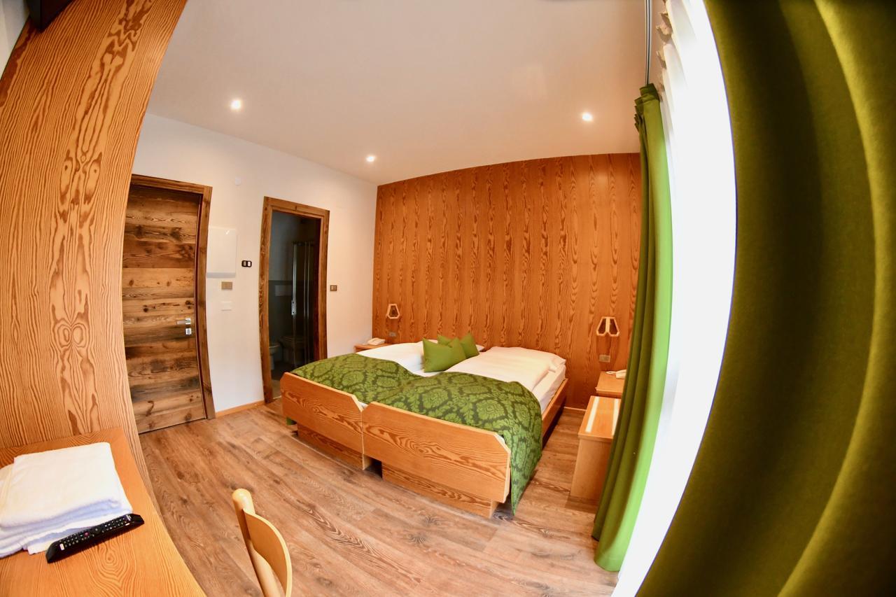 Single Room,663702591:JPEG